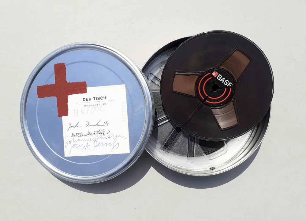 Múltiplo Beuys - Der tisch