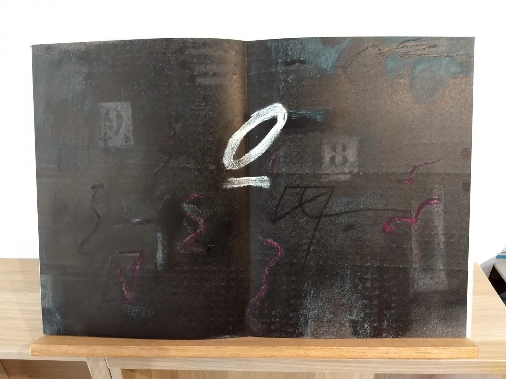 Livro Ilustrado Tàpies - DLM234