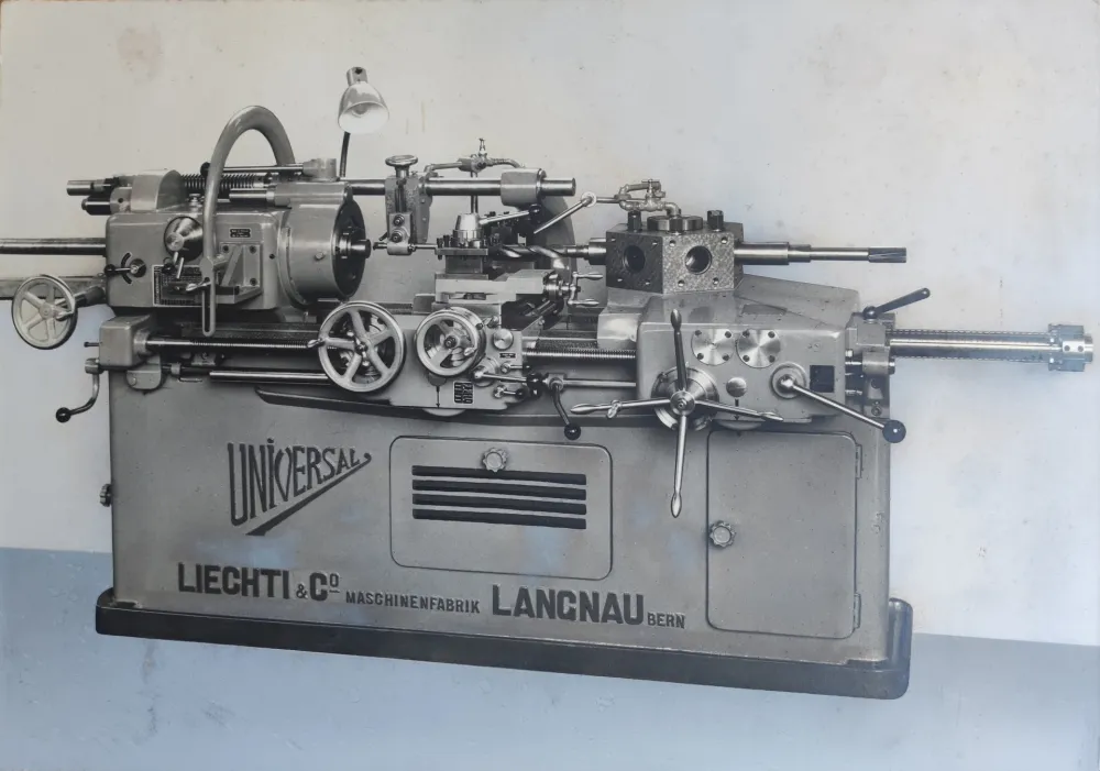 Fotografia Anonyme - Darstellung einer Präzisionsmaschine, um 1960
