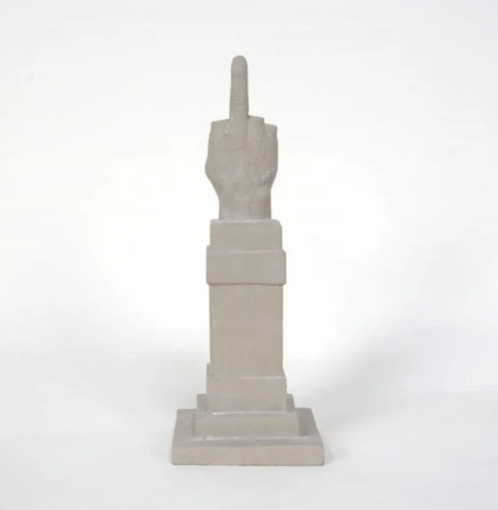 Múltiplo Cattelan - L.O.V.E.