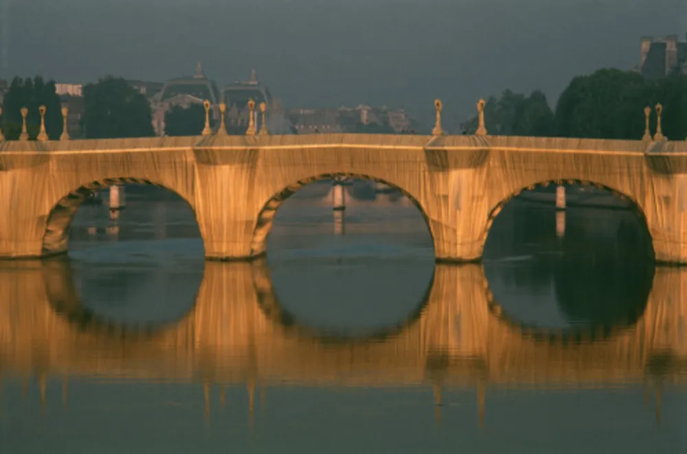 Fotografia Christo - The Pont Neuf Wrapped Reflecting Bridge PN-150
