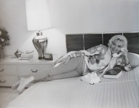 Fotografia De Dienes  - Marilyn Monroe. Au Lit