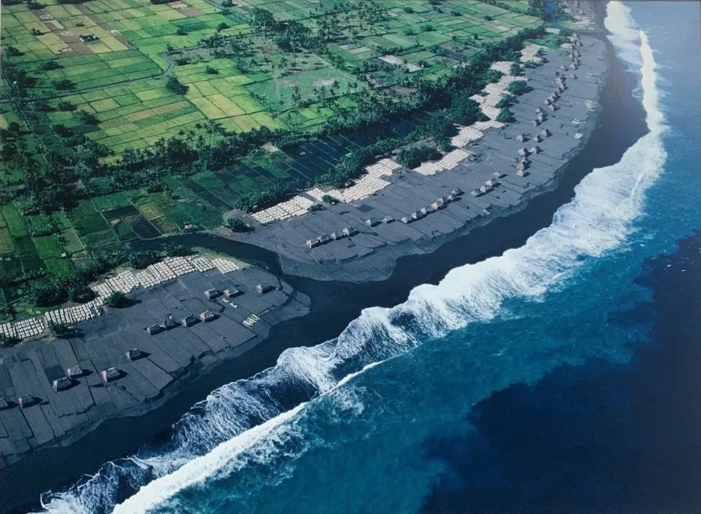 Fotografia Gerster - Die Salzsieder von Kusamba, Bali Indonesien, 1989. 