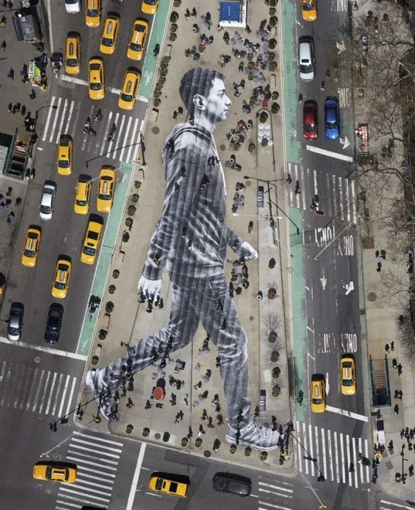 Cartaz Jr - Migrants, walking New York city