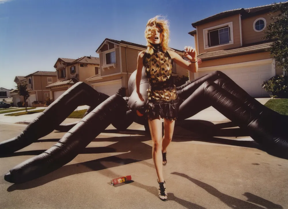 Fotografia Lachapelle - INFLATABLE SPIDER