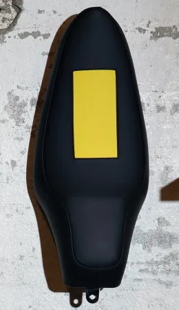 Múltiplo Mosset - Untitled (Banana saddle)