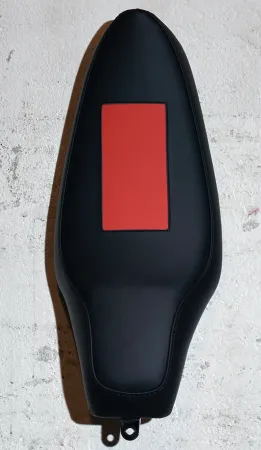 Múltiplo Mosset - Untitled (Banana saddle)