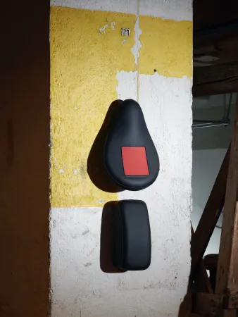 Múltiplo Mosset - Untitled (Solo & Pillon saddle)