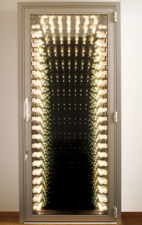 Múltiplo Navarro - There is Hole in the Spectacle