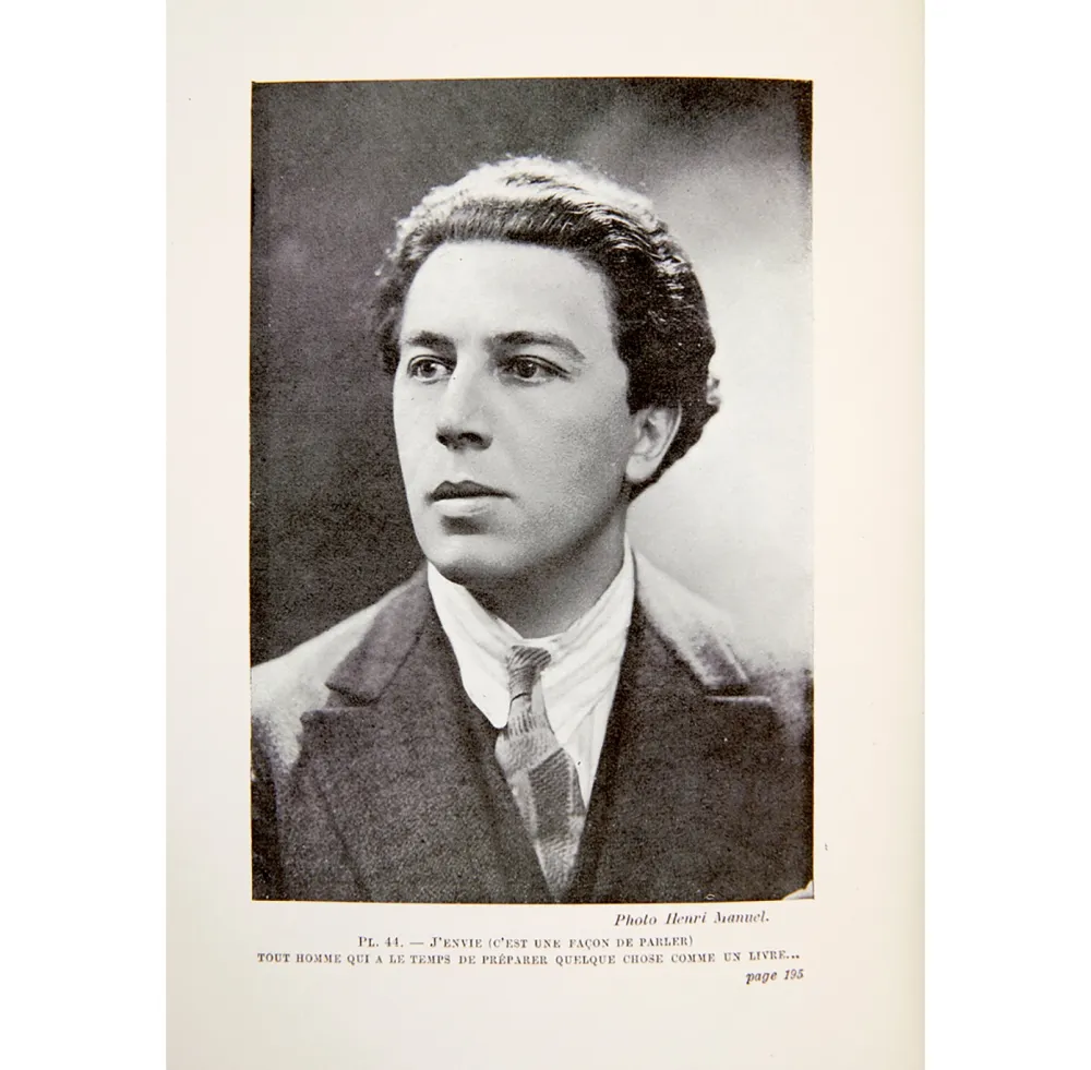 Livro Ilustrado Ray - André Breton : NADJA. Un des exemplaires sur Lafuma-Navarre réimposés in-4 (1928).‎ Avec 44 photographies.