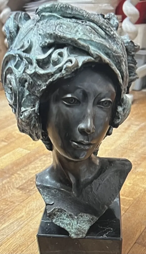 Múltiplo Remy  -  Sculpture en bronze originale La Rêveuse 4/8