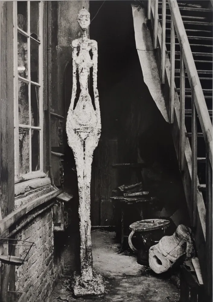 Fotografia Scheidegger - Alberto Giacometti, Frauen-Skulptur