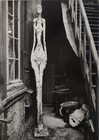Fotografia Scheidegger - Alberto Giacometti, Frauen-Skulptur