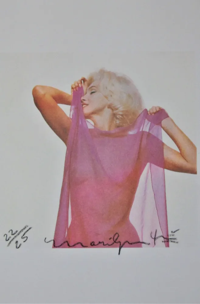 Fotografia Stern - Marilyn: Pink Scarf