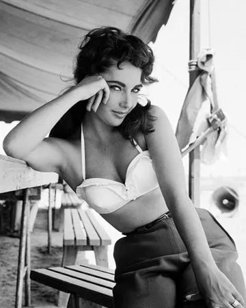 Fotografia Worth - Elizabeth Taylor